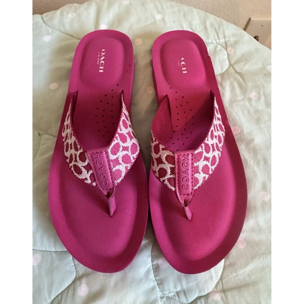 Coach Pink Logo Thong Sandals Cushioned Slip-On Synthetic Upper Womens 7.5